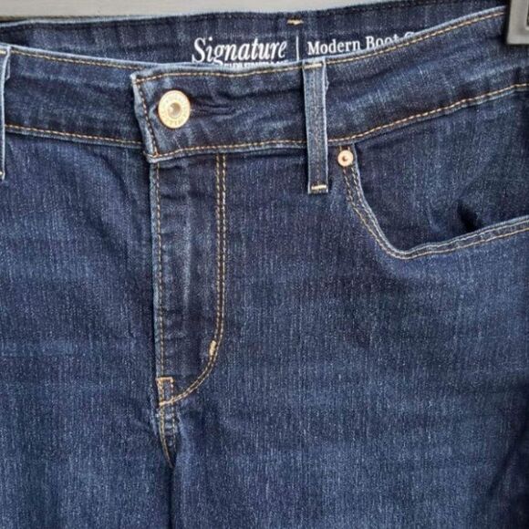 Like New Levi's Signature Modern Boot cut Jeans Size 14S  32-30 - Picture 4 of 9